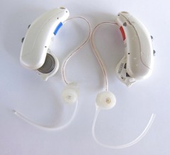 Kirkland Signature 8.0 Premium Digital Hearing Aids, L&R, Pearl White w/ Acces