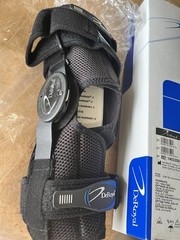 DeRoyal WARRIOR® II KNEE BRACE