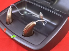 Starkey Livio Edge AI 2400 Hearing Aids with Rechargeable Case READ