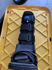 United Ortho Short Air Cam Walker Fracture Boot Fits Left or Right – Medium