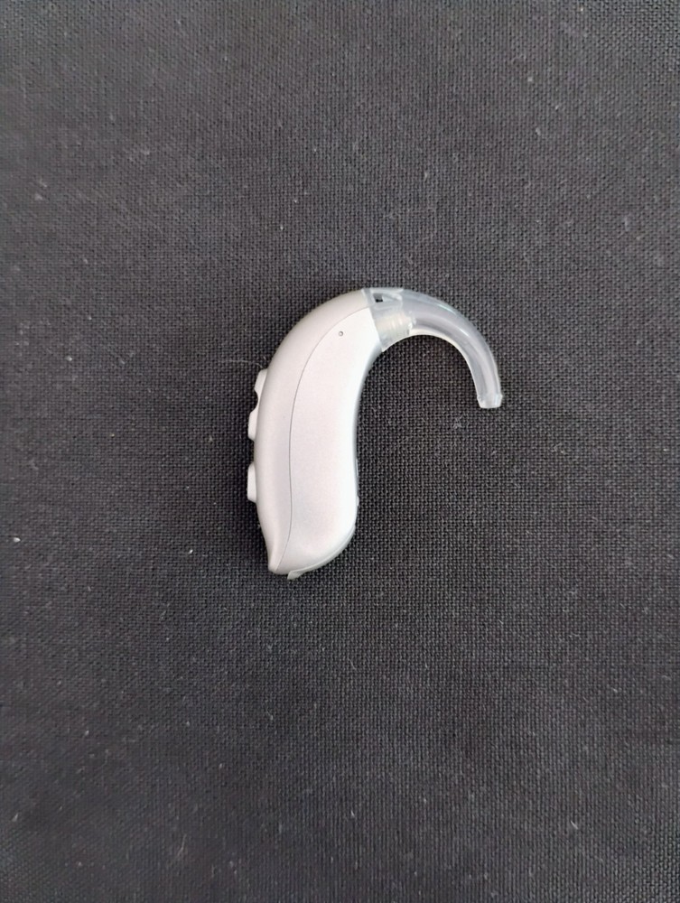 PROGRAMMABLE DIGITAL HEARING AID 3 programs, 4 levels noise control, 3 mics,