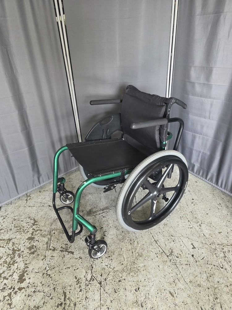 Quickie NITRUM Rigid Frame Manual Wheelchair 19″wide QNI-006689