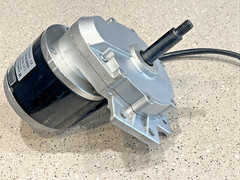 ZY1016LZ Right Side Foldable Wheelchair DC Drive Motor 24VDC 250W 1800RPM 16.5:1