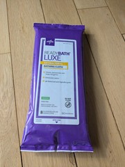 Medline ReadyBath Antibacterial Thick Adult Bath Wipes, 4 Wipes, 8×8″ Scented