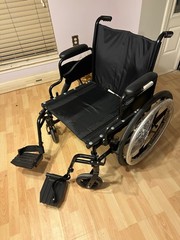 Invacare Tracer SX5 Folding Wheelchair 250lbs (113Kg) Capacity.