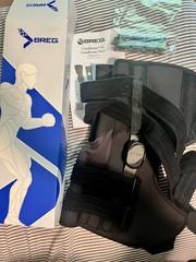 Breg CrossRunner Soft Wraparound Knee Brace L1832/L1833 LIGHTLY USED