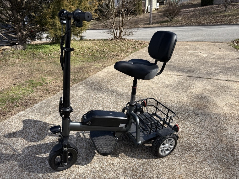 Three Wheels Foldable Electric Mobility Scooter 300W 8Ah All-Terrain Ultra-Light