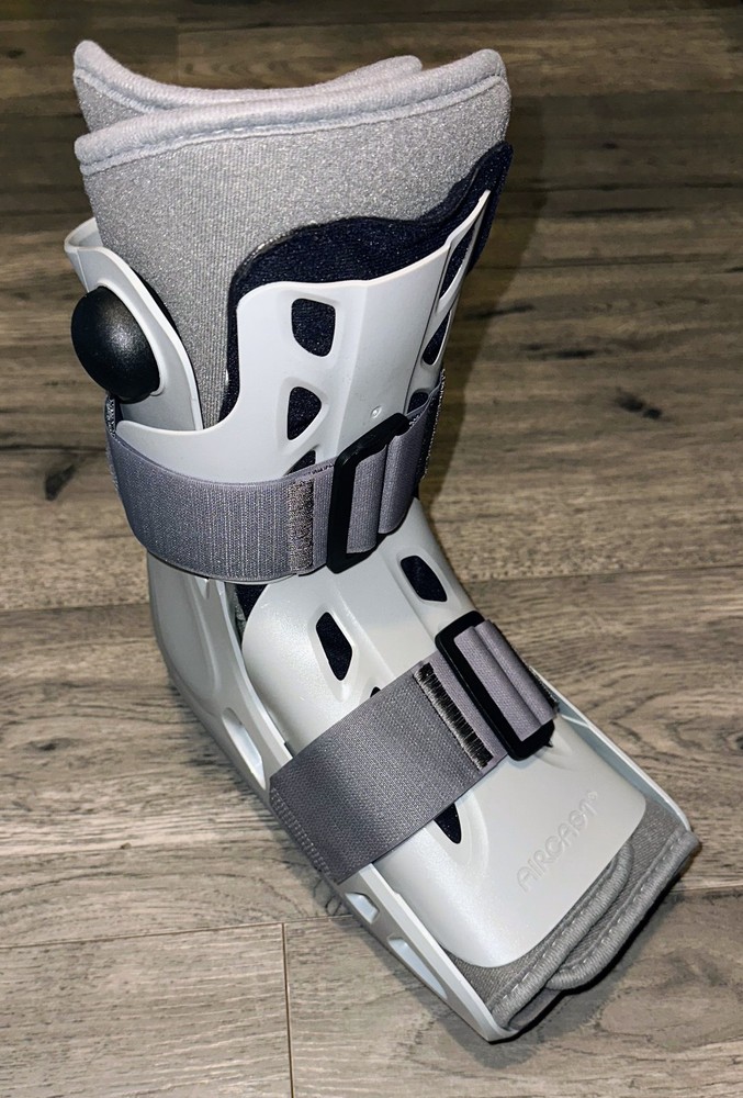 Aircast AirSelect Short Walker Brace / Walking Boot – Gray, Size: M