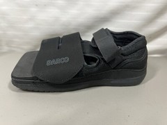 NEW DARCO Women’s SMALL Square Toe Black Medical Surgical 9.75” Shoe-MQW1B