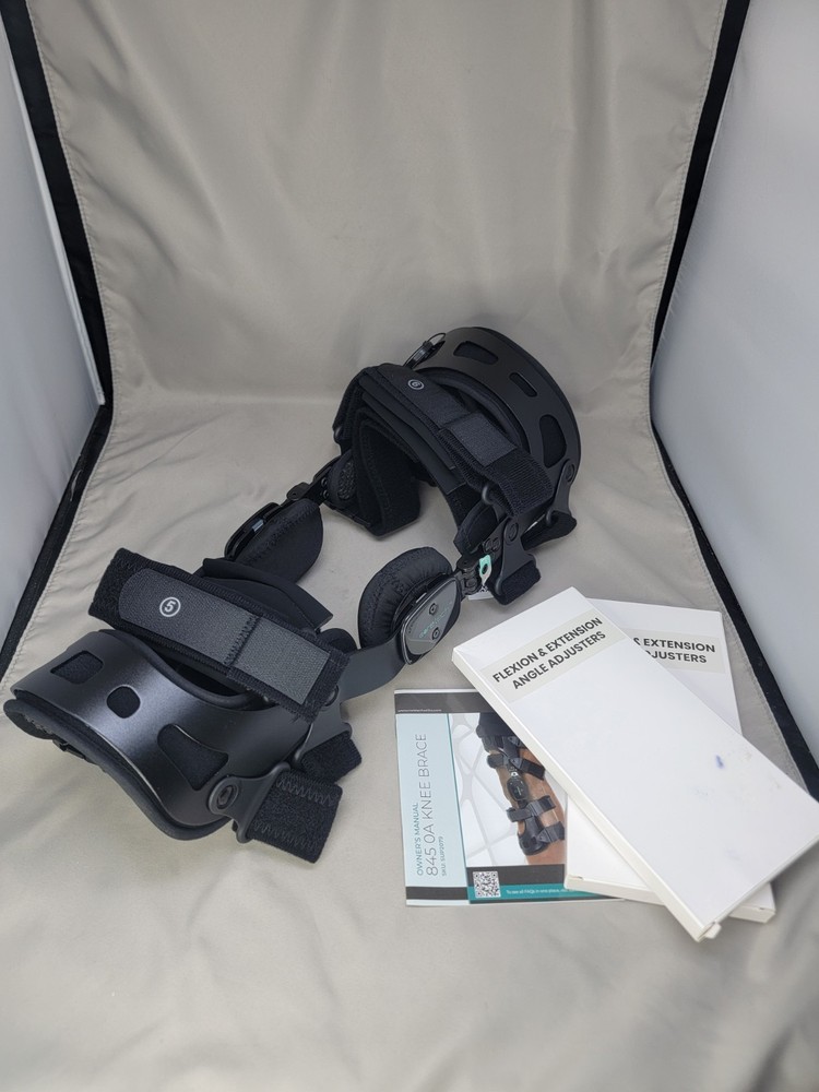 Coretech 845 OA Knee Brace Right for Stabilization Black SUP2079BLKRL New