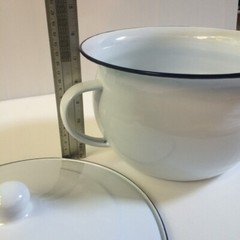 Enamel Chamber Pot Bedpan Enamelware For Elderly White With Blue Trim