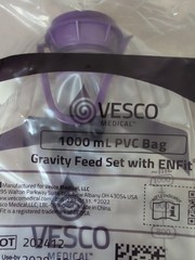 Vesco Medical 1000mL PVC Bag Gravity Feeding Set with ENFit