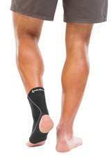 MUELLER Sports Medicine Neoprene Ankle Support Medium (Pack of 1), Black