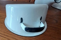 VTG. Enamel Hospital (M & F) URINAL’S /BEDPAN / – Jones-United States Stamping