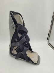 DJ Ortho MaxTrax Air Walker DJO Global, Size small size 7.5-8 With Night Splint