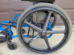 Quickie 2 Lite 17″ X 17″ Manual Wheelchair Used 17″x17″ Foldable Blue