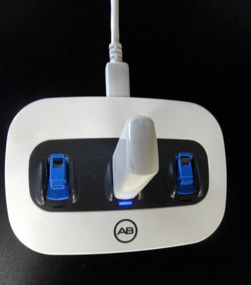 AB ADVANCED BIONICS M BATTERY CHARGER CL-5607 CHARGER ONLY T9-C2