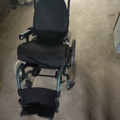 Invacare Manual Reclining Wheelchair w/ JAY J2 Seat Cushion, 4-Wheel Black/Green
