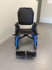 Quickie 2 Lite 18″ X 18″ Manual Wheelchair Used 18″x18″ Foldable