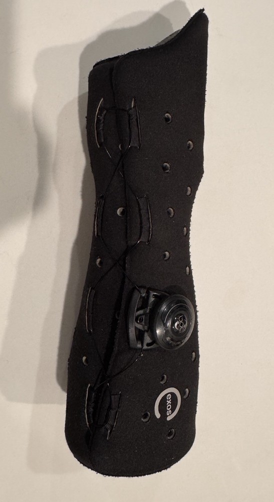 EXOS WRIST BRACE WITH BOA, SMALL, LEFT HAND, BLACK – 29415L, USED