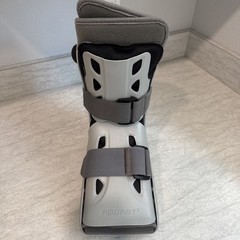 Aircast Airselect Walking Boot. Short, large. Used, very good condition.