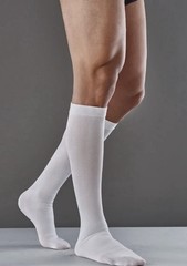 3M Futuro Anti-Embolism Knee Length Stockings XL White Moderate 18mmHg 71059EN
