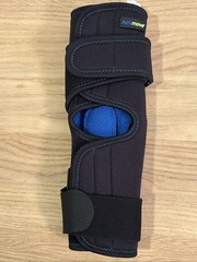 Actimove Knee Brace Wrap Around, Polycentric Hinges, Condyle Pads Black Small