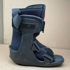DJO Global Unisex Adult Medium XcelTrax Walking Boot Medical Fracture Air Cast