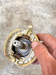 E WHEELS SCOOTER AXLE AND BRAKE HUB / EW 11 / 36/37/72 AND OTHER MODELS
