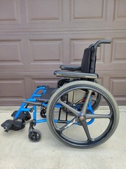 Quickie 2 Lite 17″ X 17″ Manual Wheelchair Used 17″x17″ Foldable Blue
