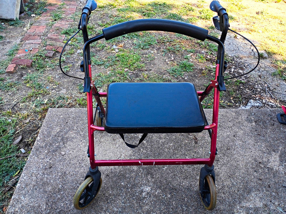 Red/Black 4-Wheel Rollator Walker w/ Seat & Handbrakes for Indoor/Outdoor