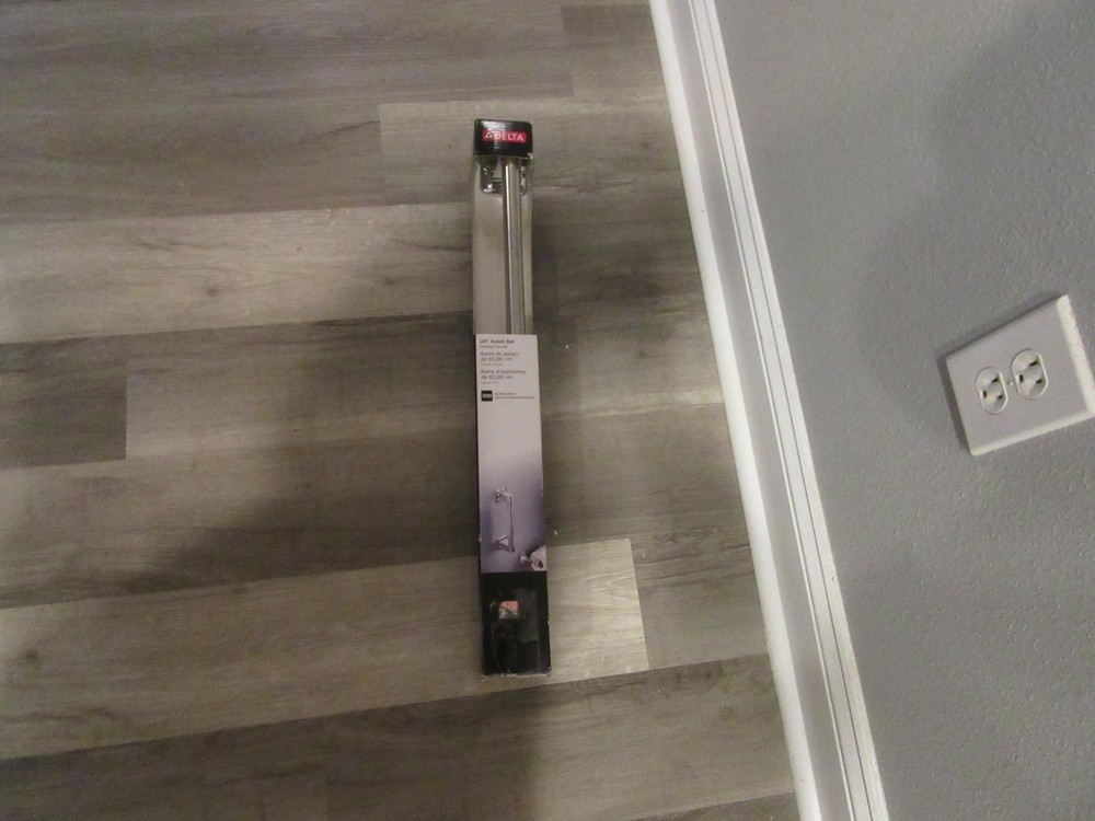 24″ Delta Chrome Assist Bar for Bathroom or other Location New in Box and NICE!