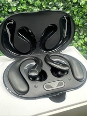 Royal Hearing , Hearing Aids for Seniors with Bluetooth F-AID Black With Case