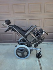 Ki mobility Focus CR Tilt In Space Manual Wheelchair 17″x18″ Transit 17″ X 19″