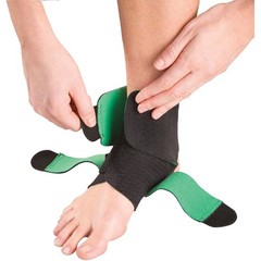 Mueller Green Ankle Support: Adjustable Brace (Black)