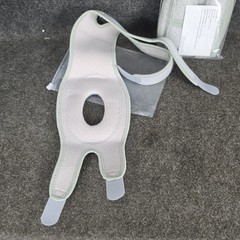 Lot Of 2 Wellnee Compression Knee Braces. Cloth, Silicone Pad, Hook & Loop