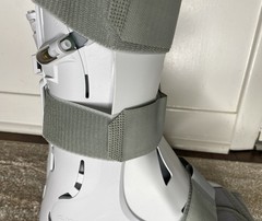 Aircast XP Walker (Extra Pneumatic) Walker Boot Large 01P-M Medium with Inflator
