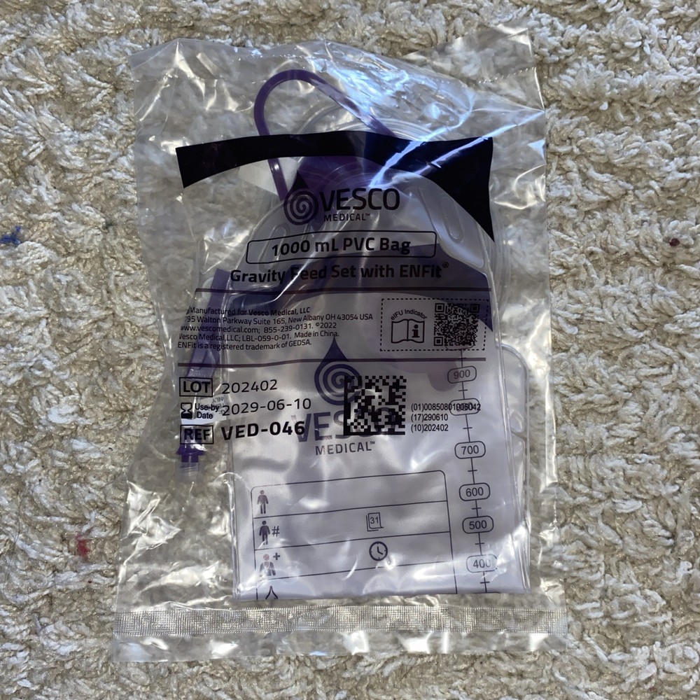 Vesco Medical 1000mL PVC Bag Gravity Feeding Set with ENFit