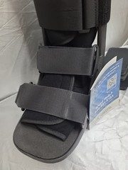 United Ortho Air Cam Walker Fracture Boot, Medium, Black (Medium (Pack of 1))