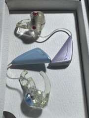 (2) OTICON HEARING AIDS RIGHT/LEFT SET. *** Read Discrimination***
