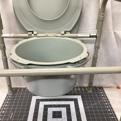 ProBasics BSFC Folding 3-in-1 Commode Steel/Plastic 350 Lb  Cap NEW