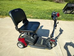 Pride Go-Go Elite Traveler 3-Wheel Mobility Scooter w/ Swivel Seat Red/Black