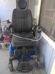 Quantum Q500M Power Wheelchair Blue/Black 4-Wheel w/ Joystick Headrest