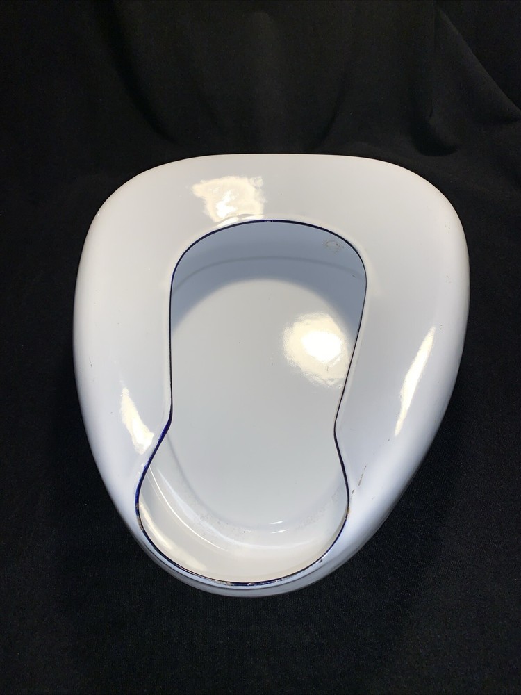 Vintage Enamelware White Bedpan. Queen Columbian Made. Excellent condition