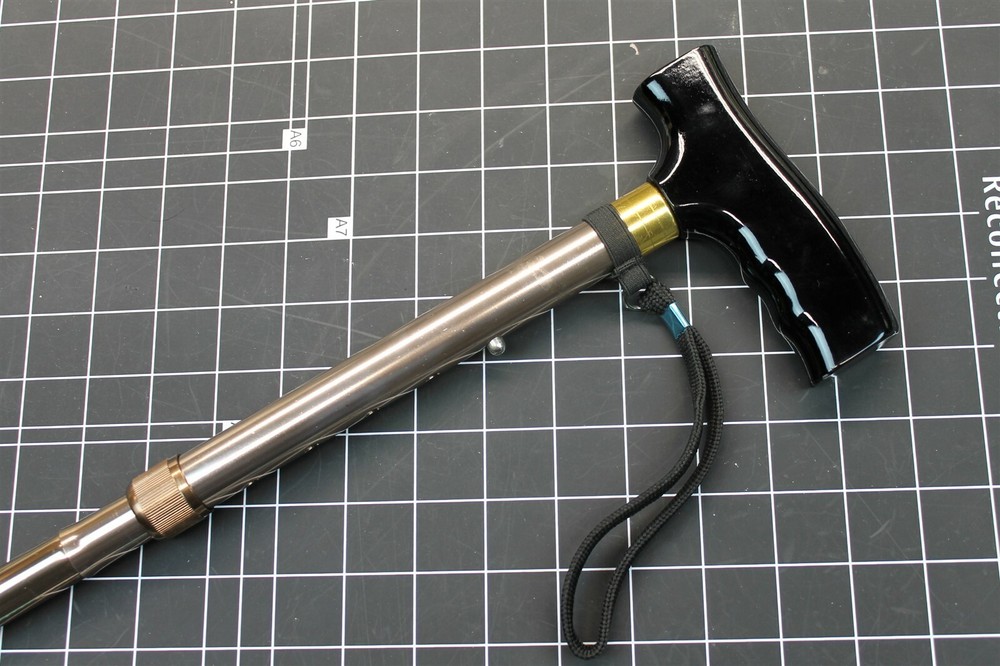 New 32″ TO 36.5″ Walking Cane 4-SECTION COLLAPSIBLE BRAND NEW DELUXE