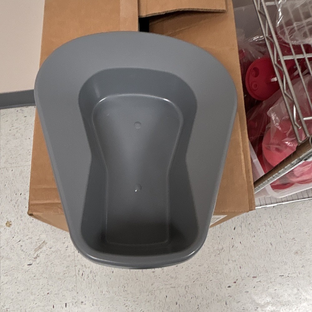 Gray Plastic Bed Pan 1200ml Portable Reusable Disinfectable Pontoon Bedpan