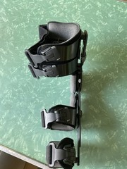 T Scope Left Elbow Adjustable Brace Black Regular unbranded looks like Breg