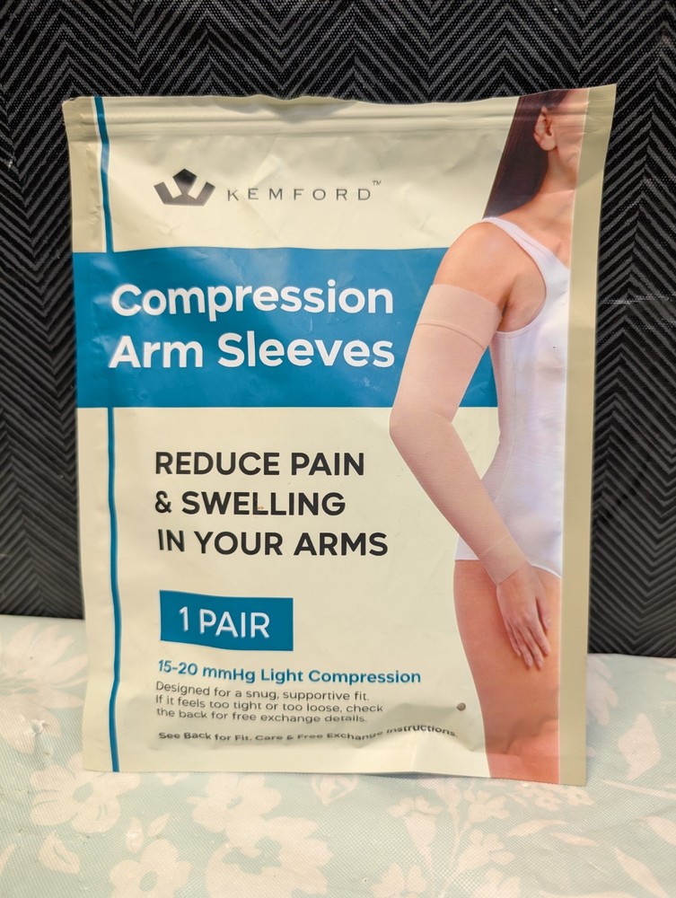 KEMFORD 1 Pair Beige Compression Arm Sleeves for Women 15-20 mmHg Opened NEW B54