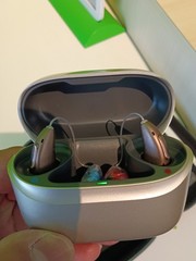 Phonak Rechargeable Bluetooth RIC Hearing Aids Silver w/ Charging Case Kit