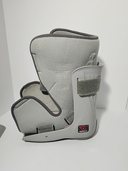 Breg Genesis Full Shell Walking Boot w Pump Orthopedic Walker Boot Size M